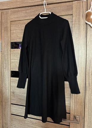 Стильна чорна сукня 100% merino wool