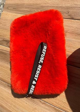 Клатч из искусственного меха bershka
