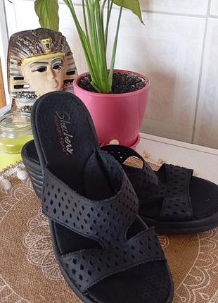 Sketchers шльопанці