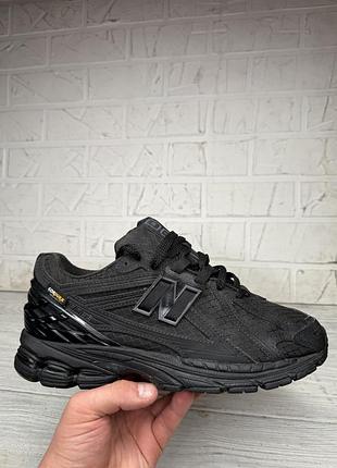 Крутые модные черные кроссовки new balance 1906r