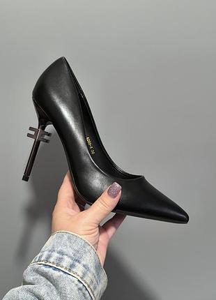 Туфли лодочки черные на шпильке