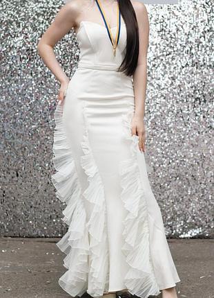Вечірня сукня жіноча asos premium design біла максі