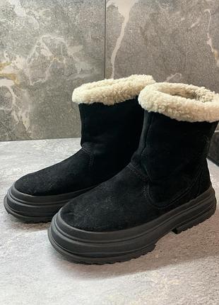 Гарні уггі zara