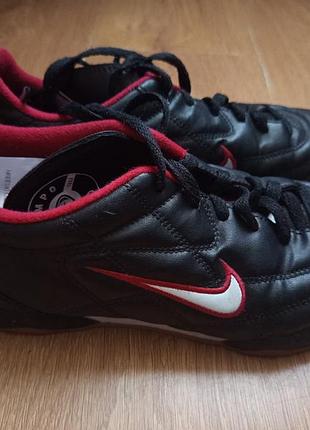Кросівки футзалки nike 42