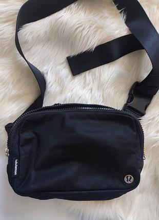 Поясная сумка бананка lululemon