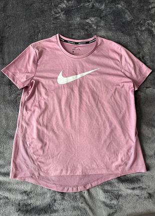 Жіноча футболка nike рожева з логотипом