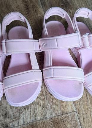 Босоніжки для дівчаток skechers