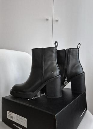 Ботильони черевики windsor smith 10