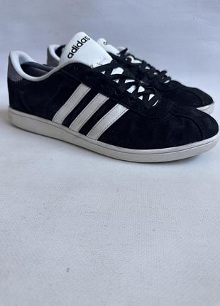 Замшеві кросівки adidas