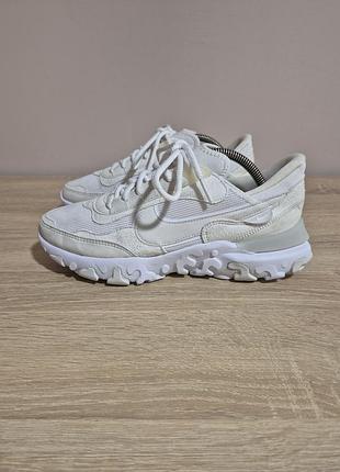 Кроссовки nike.