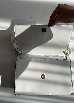 Біла сумка крос-боді michael kors daniela large saffiano leather crossbody bag 5