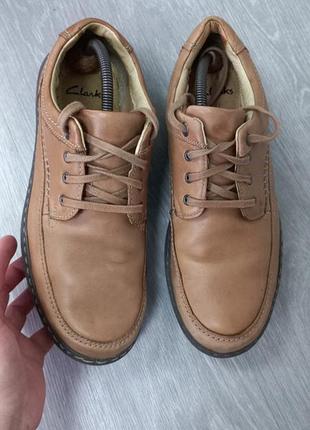 Шкіряні чоловічі туфлі clarks