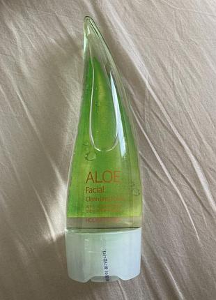 Holika holika aloe facial cleansing foam для вмивання пінка