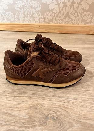 Кросівки kelme коричневі 40 розмір