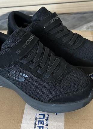 Кросівки skechers чорні, розмір 35