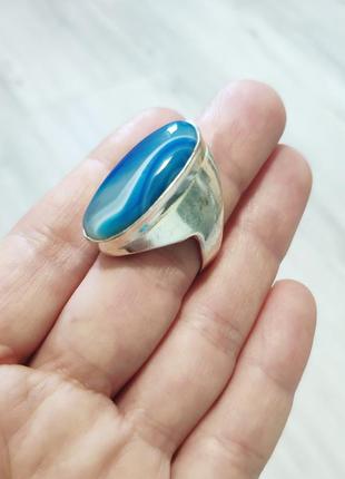 Кольцо с синим агатом в серебре3 фото