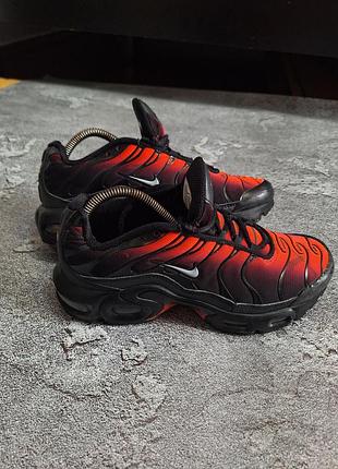 Кросівки nike air max plus (gs) "black/red gradient"