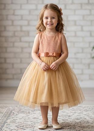 Нарядное платье на девочку светло коричневое с золотистым фатином