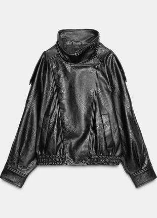 Бомбер від zara зі штучної шкіри xs