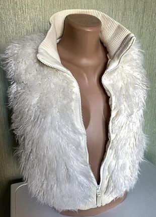 Хутряний трендовий жилет жін. біла  лама 🦙 штучна,жилет -куртка короткий на змійці,резинка знизу,воротник високий,(молочний колір),підкладка next s