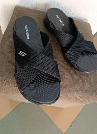 Шльопанці skechers