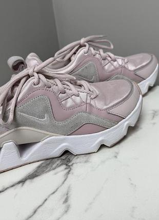 Nike кросівки жіночі 2