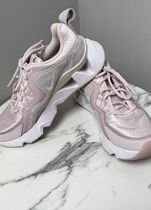Nike кросівки жіночі 3