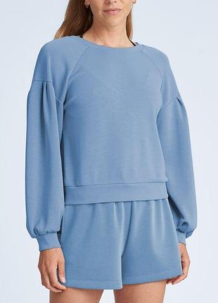 Женский мягкий свитшот thrive société pleated pullover soft blue, размер s