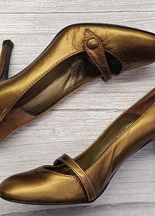Жіночі туфлі zara 38 розмір
