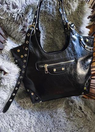 Сумка в стиле balenciaga le cagole
