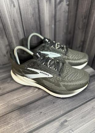Кросівки brooks revel 8/р.40 2