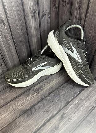 Кросівки brooks revel 8/р.40 3