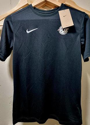 Новая, с наборкой,оригинальная футболка nike park vii dri-fit размер xl (junior)