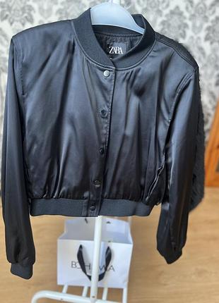 Сатиновий бомбер zara