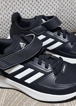 Оригінальні кросівки adidas розмір 29 устілка 18,5 см кроссовки адидас кросівки на липучці чорного кольору
