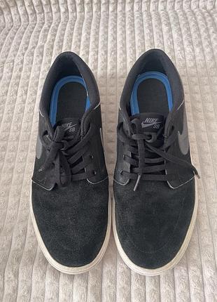 Кеди nike sb чоловічі чорні замшеві, розмір євро 42 по устілці 26,5 см.