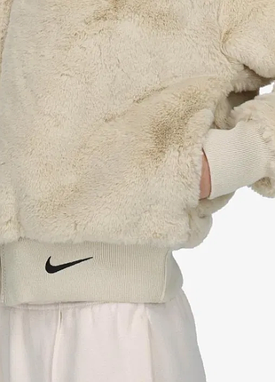 Деми шубка- бомбер nike 3