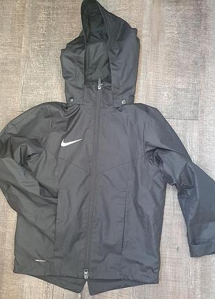 Детская куртка-ветровка nike shield