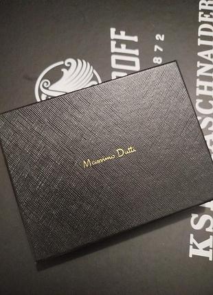 Коробка фирмы massimo dutti
