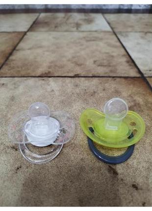 Дві пустушки, соски силіконові анатомічні фірмові canpol babies, lucettea