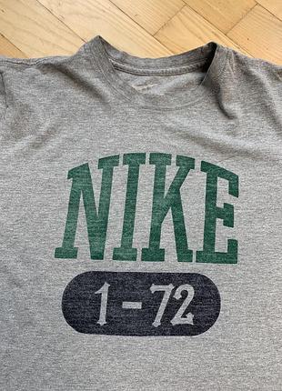 Оригінальна чоловіча футболка nike vintage 1-72 grey розмір m сіра спортивна бавовняна стильна повсякденна літня оригінал брендова