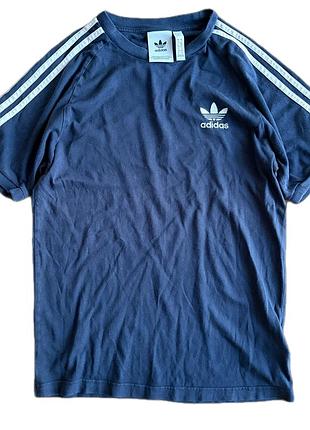 Adidas original футболка size s