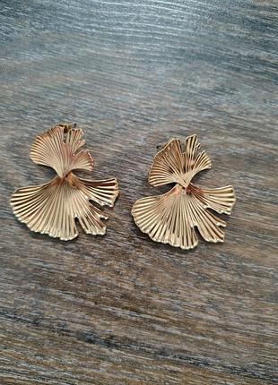 Сережки   золотисті у вигляді листя гінкго