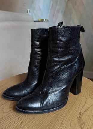 Ботильйони zara на підборі, чорні, 36 розмір