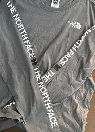 Лонгслив the north face в очень красивом сером цвете.
