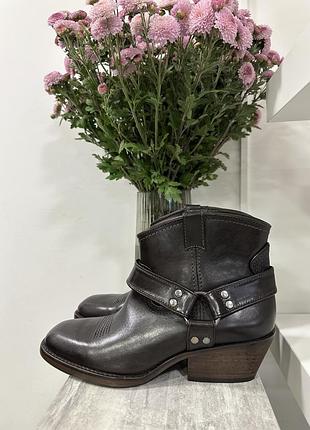 Шкіряні ковбойки zara 37,41,3180 грн