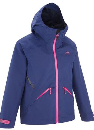 Детская туристическая куртка quechua mh550 - синего цвета