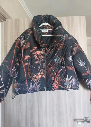 Шикарный пуховик  шведского бренда weekday  оригинал. s идёт как оверсайз