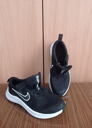Красивые кроссовки nike 34р