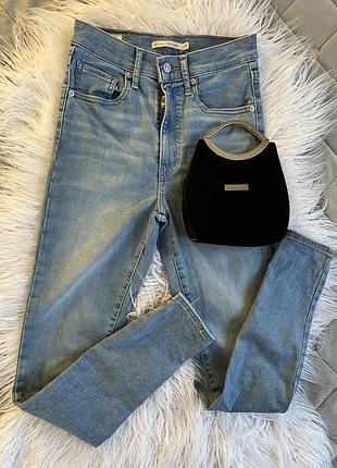 Бомбезні трендові джинси🫐 🏷️levi’s  розмір—с стан—ідеальний✨